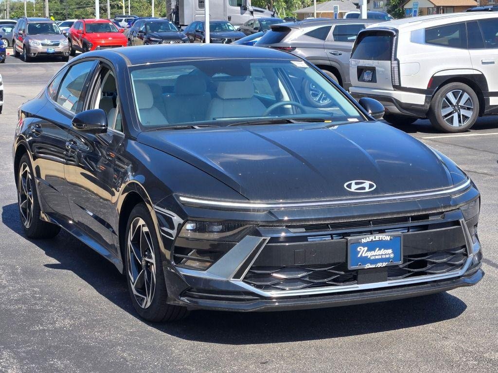 New 2026 Abyss Black Hyundai SEL Sport image 3