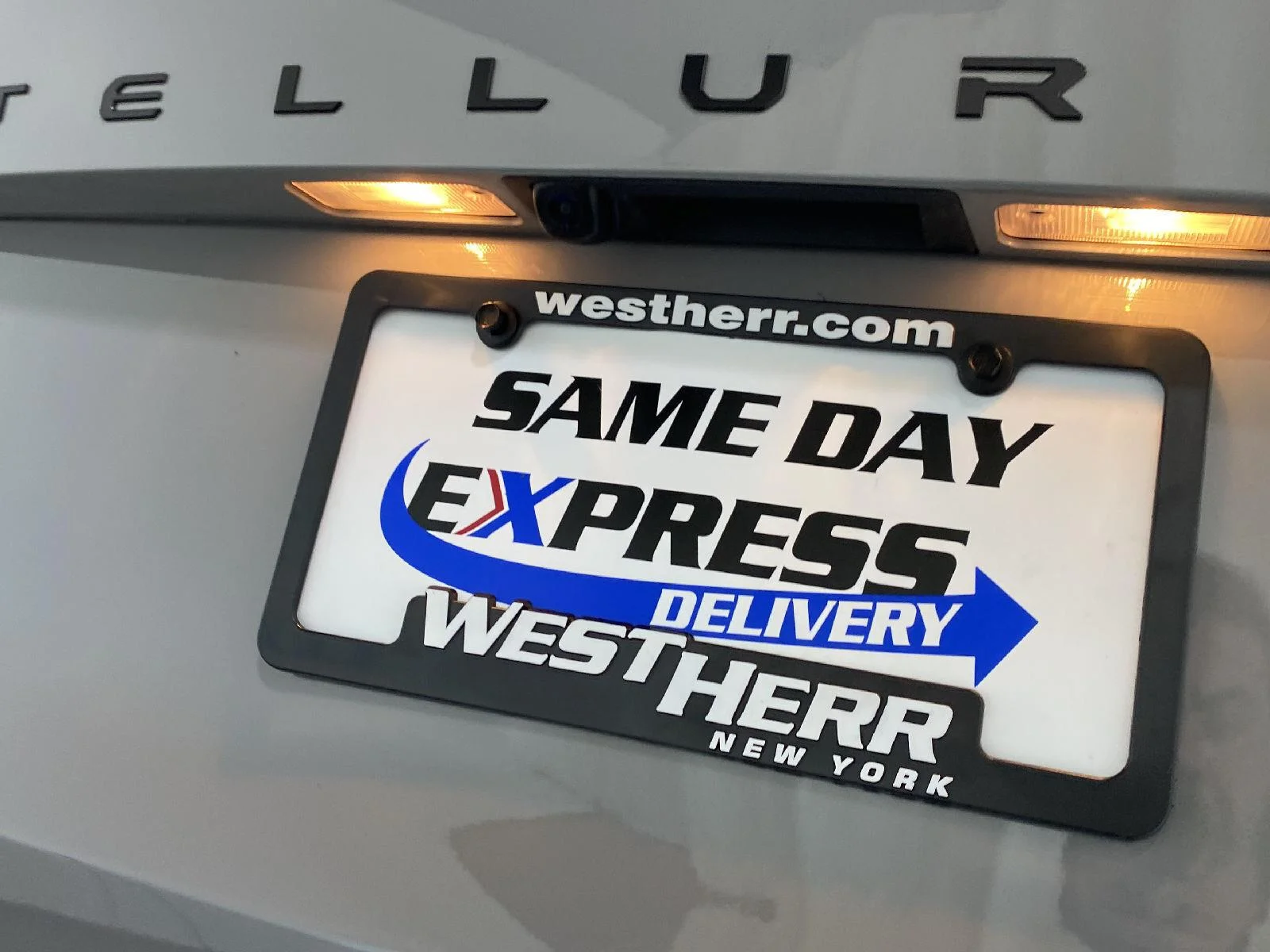 Used 2025 Wolf Gray Kia EX X-Line image 16