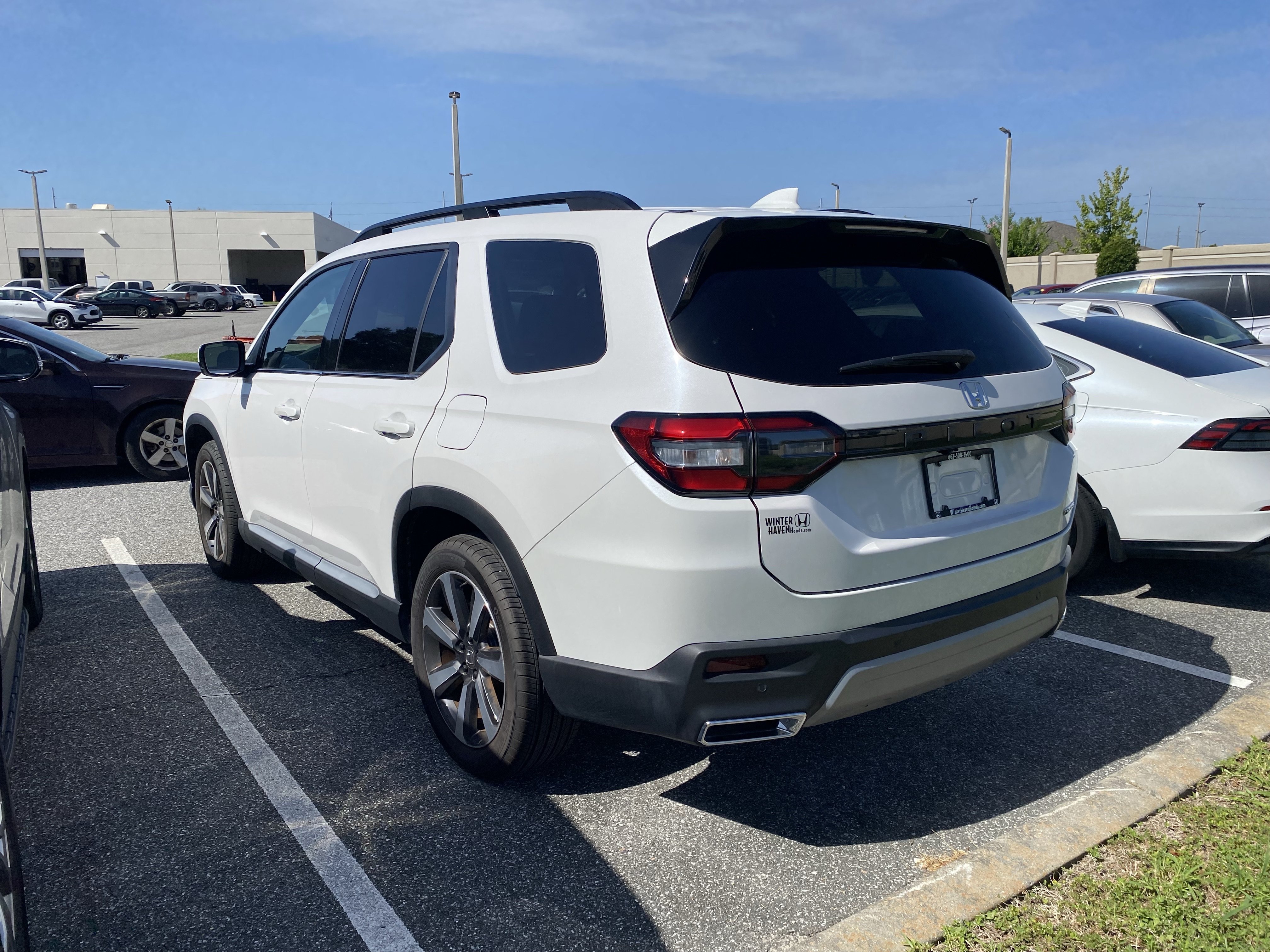 Used 2025 Platinum White Pearl Honda Touring image 18
