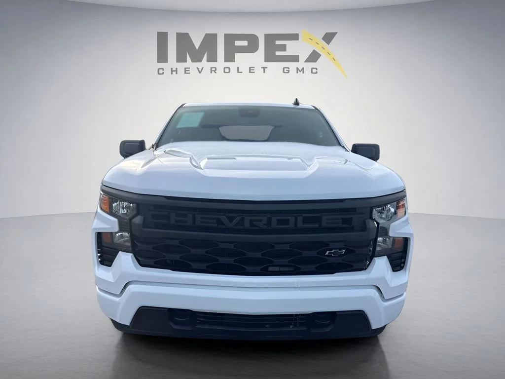 Used 2025 Summit White Chevrolet Custom image 8