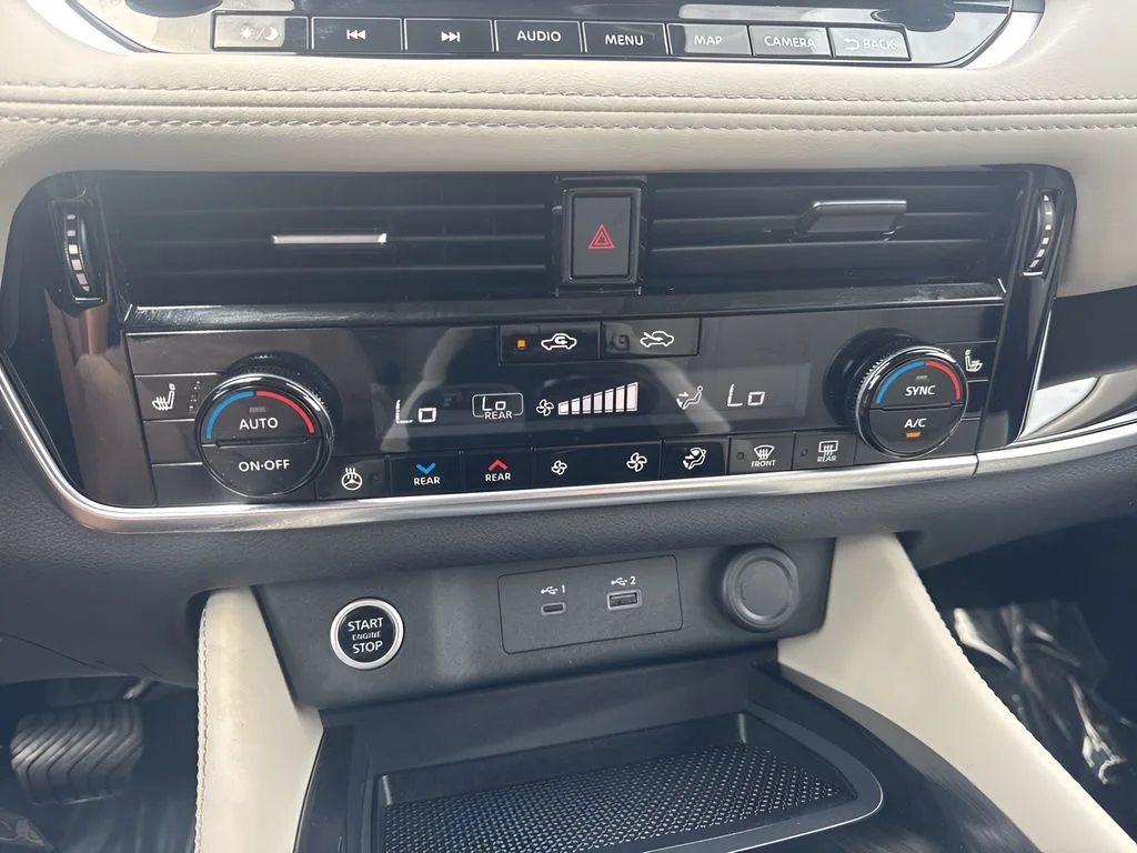 Used 2023 White Nissan SL image 20