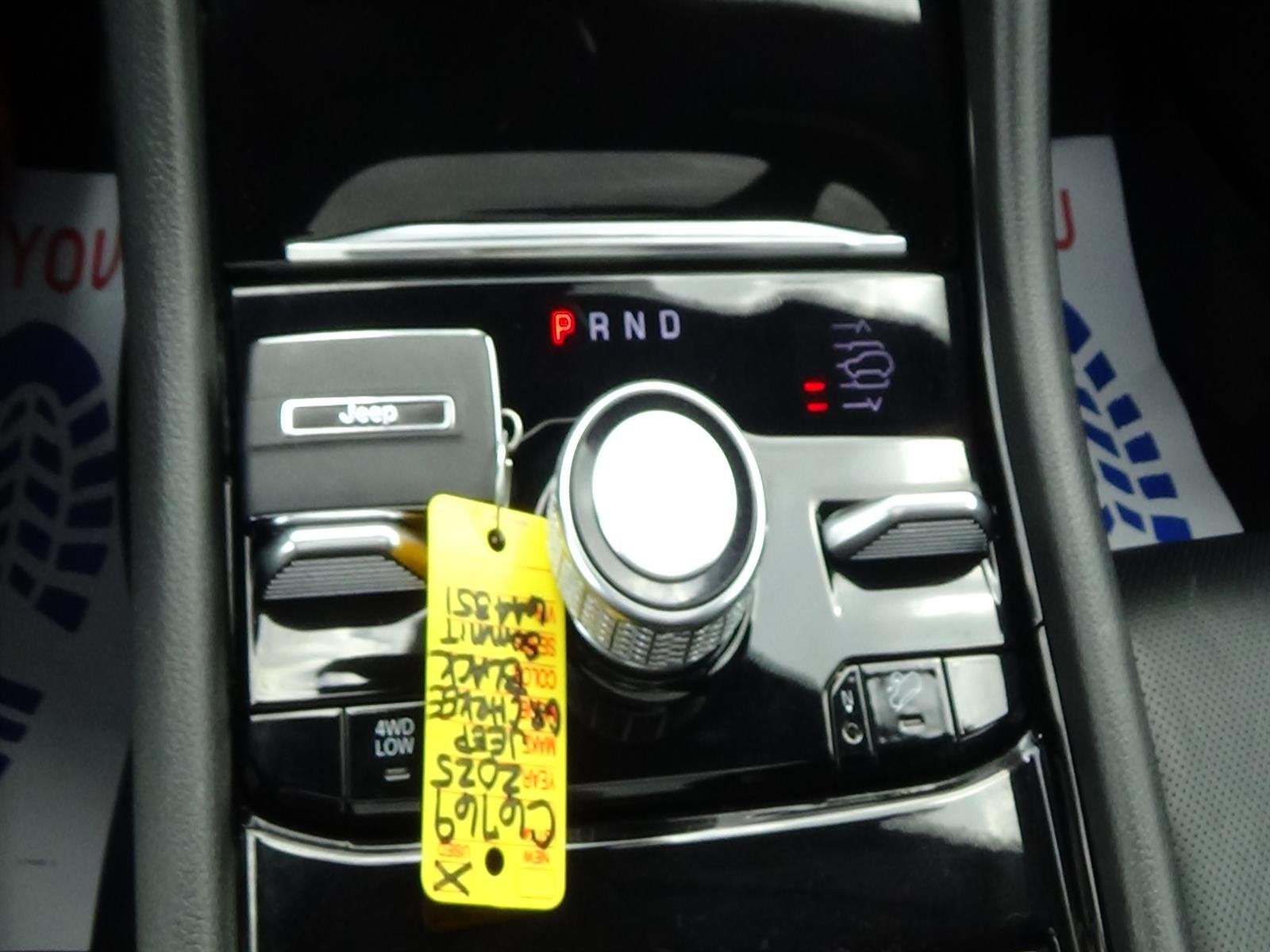 Certified Used 2025 Diamond Black Crystal Pearl Coat (pxj) Jeep Summit image 32