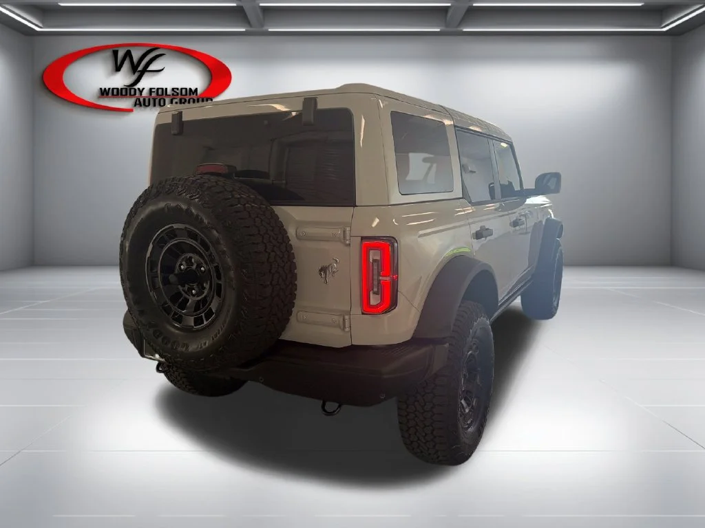 New 2026 Avalanche Gray Ford Badlands® image 6