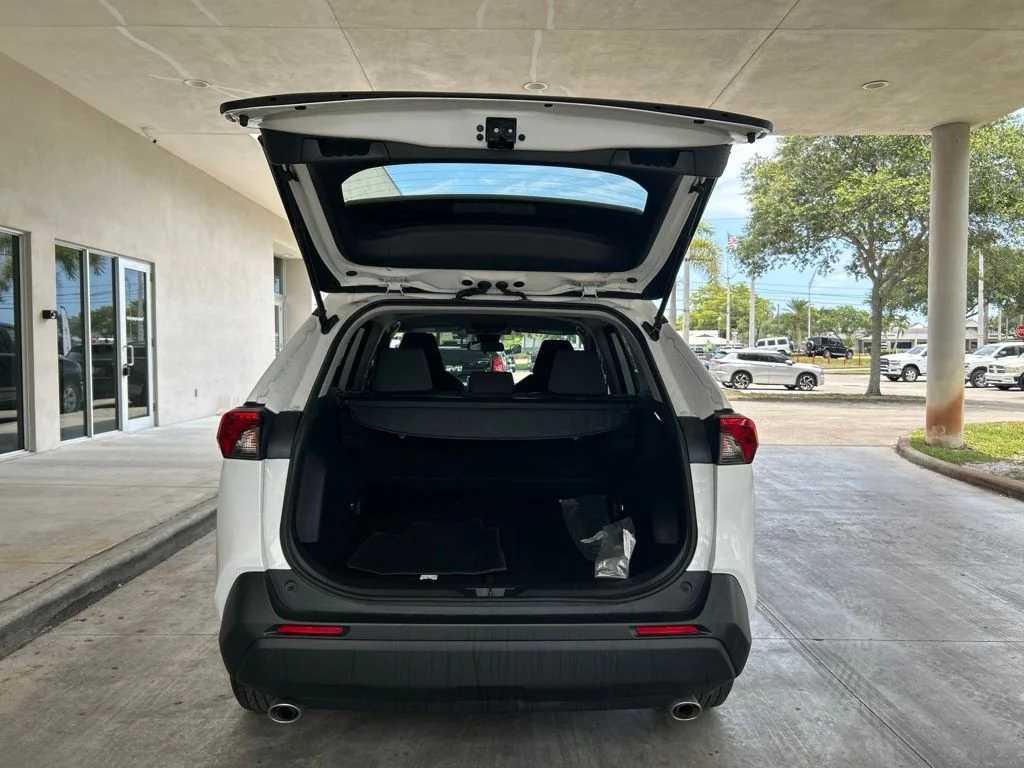 Used 2025 White Toyota XLE image 31