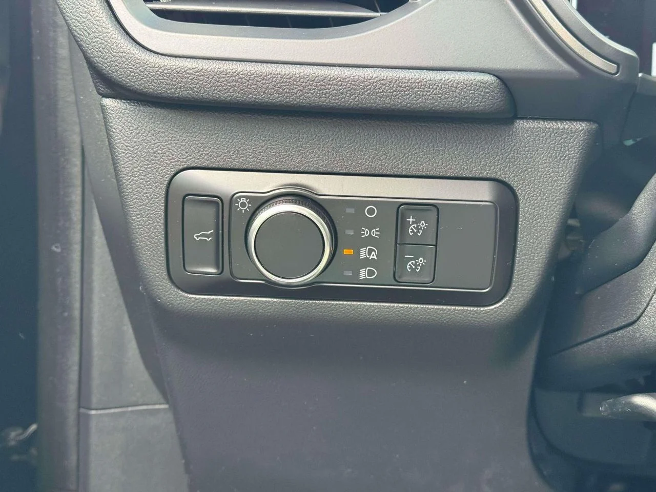 Used 2023 Agate Black Metallic Ford Active image 20