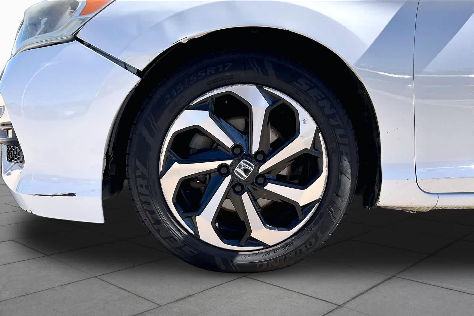 Used 2017 White Orchid Pearl Honda EX image 11