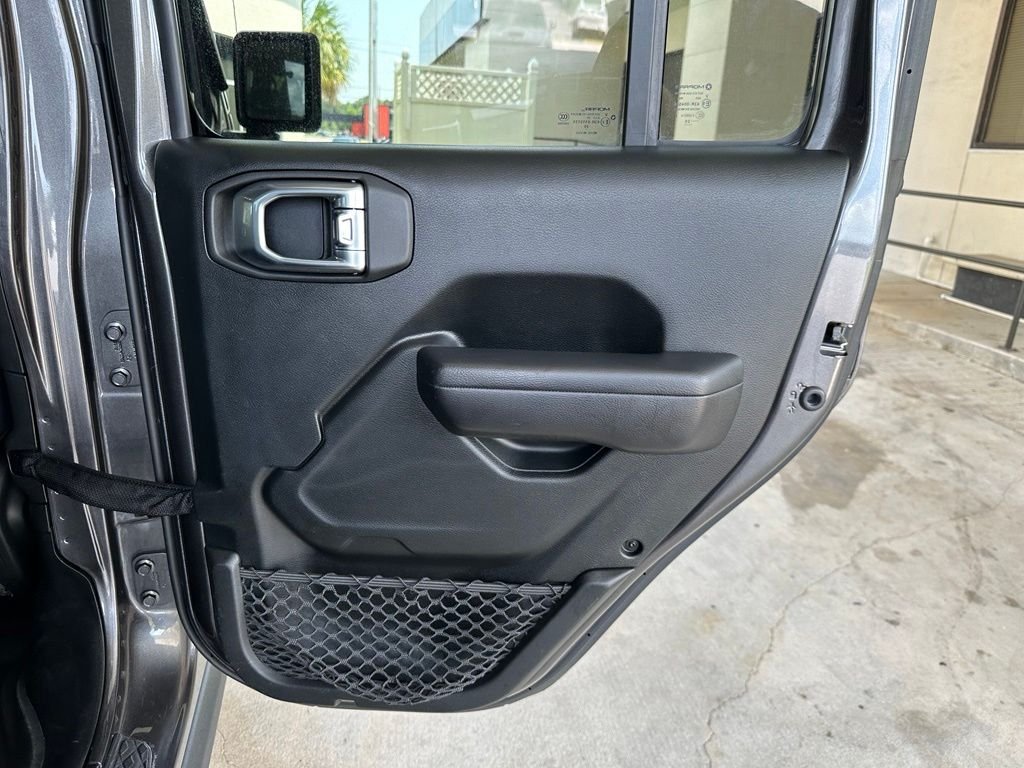 Used 2020 Gray Jeep Altitude image 31