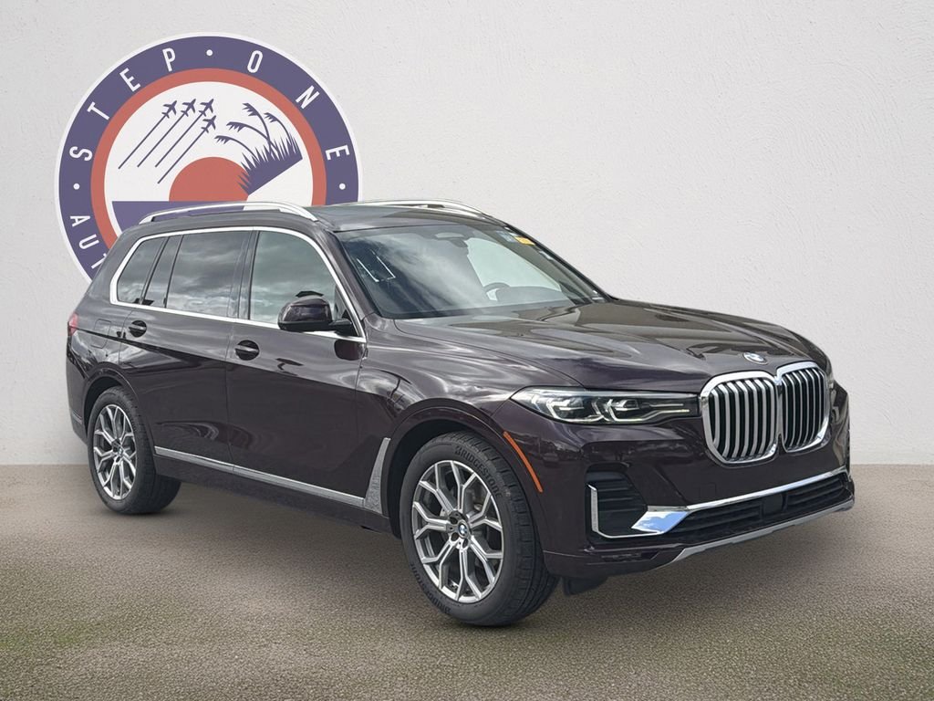2022 BMW X7 xDrive40i's photo