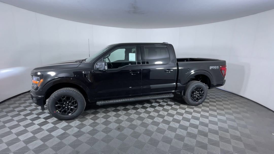 New 2026 Agate Black Metallic Ford XLT image 4