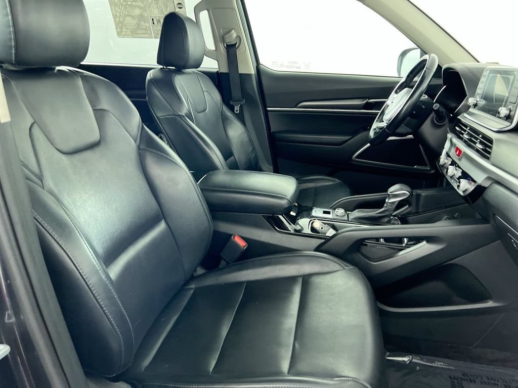 Used 2020 Gray Kia LX image 24