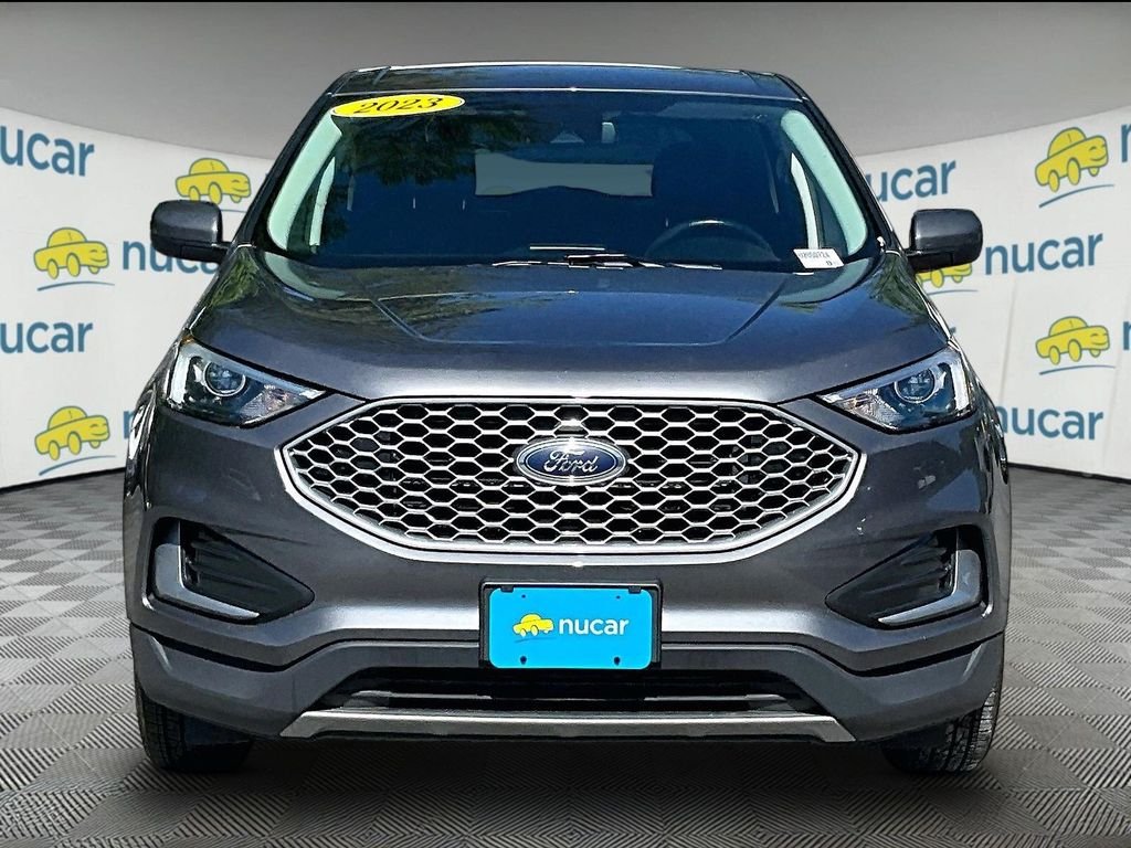 Used 2023 Gray Ford SEL image 2