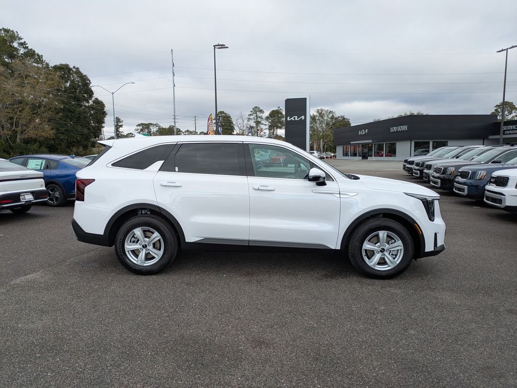 New 2026 Glacial White Pearl Kia LX image 2
