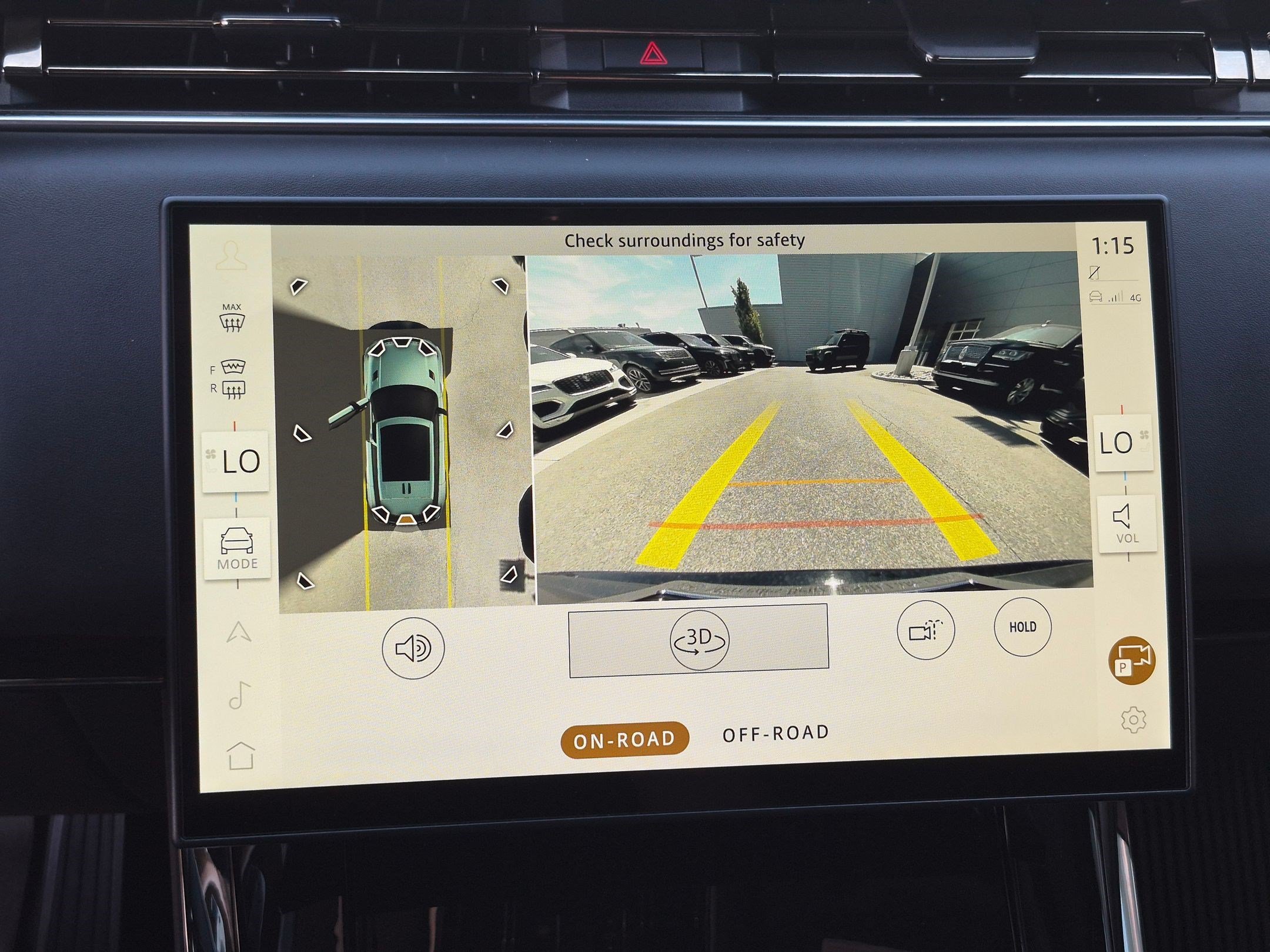 Used 2024 Gray Land Rover Dynamic SE image 22