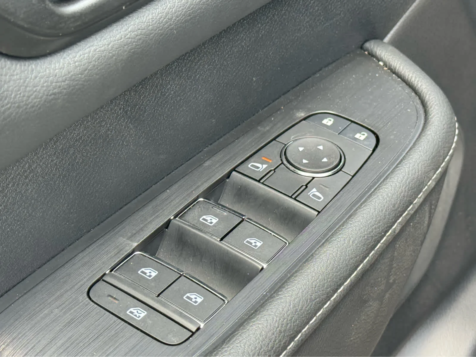 Used 2025 Gun Metallic Nissan SV image 19