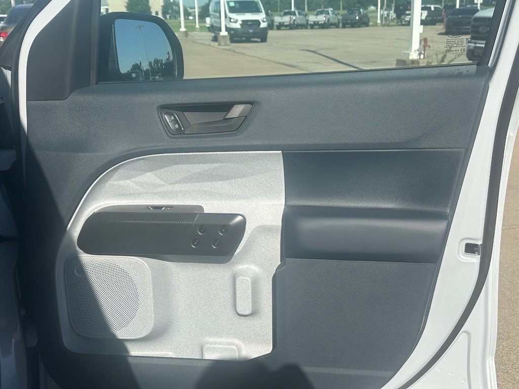 New 2025 Space White Metallic Ford XLT image 27