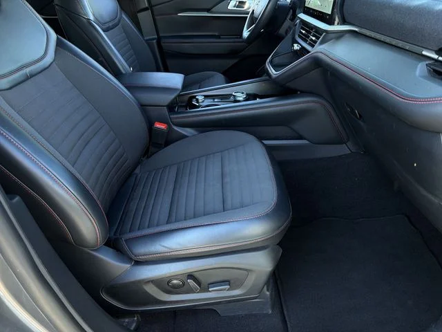 Used 2025 Gray Ford ST-Line image 34