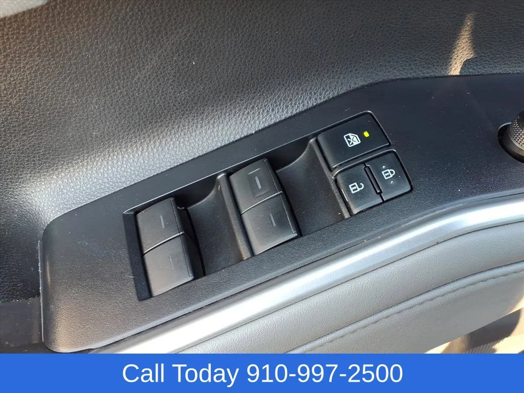 Used 2022 Black Toyota L image 12