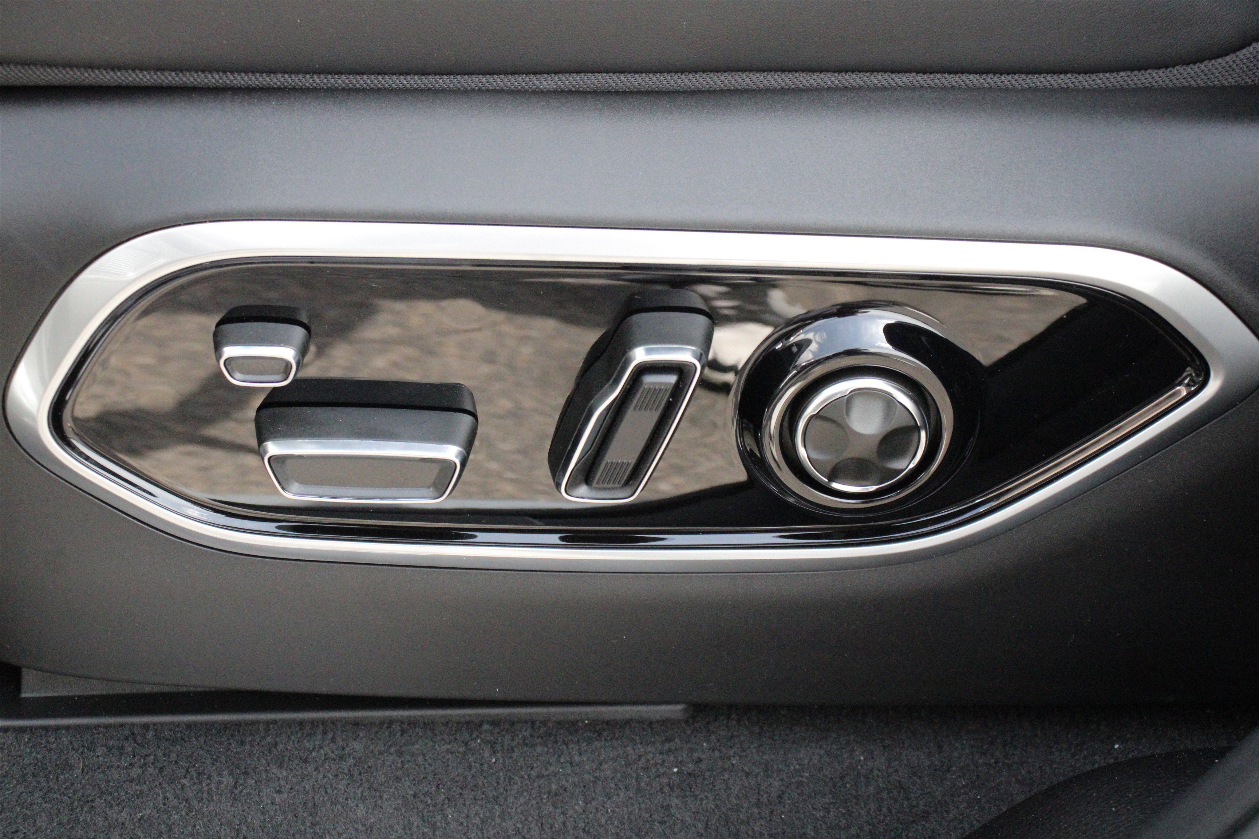 New 2026 Silver Zynith Exterior Paint Jeep Summit image 4