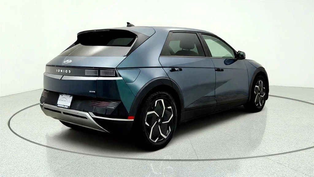 Used 2023 Digital Teal Hyundai SEL AWD image 5