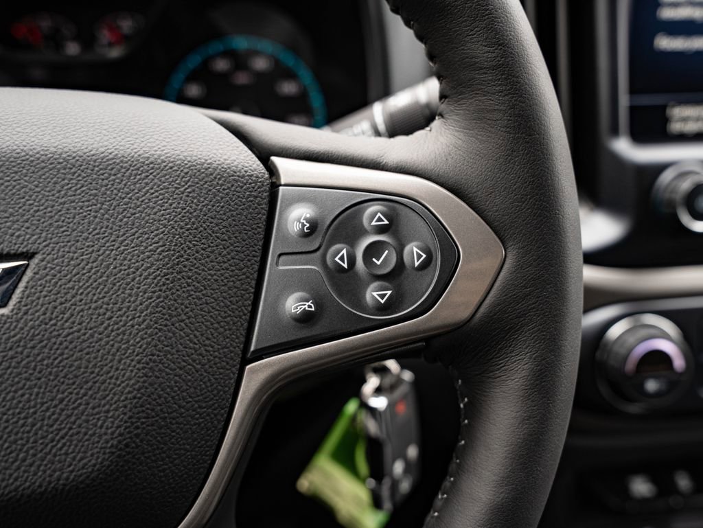 Used 2019 Satin Steel Metallic Chevrolet Z71 image 28