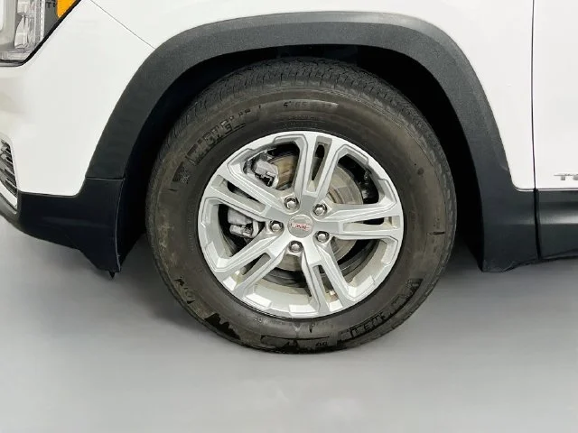 Used 2023 White GMC SLE image 11