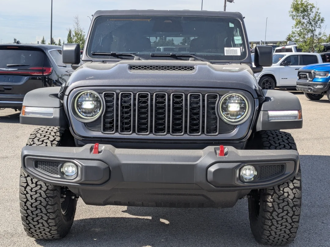 New 2026 Grey Jeep Rubicon - - 4x4 - Nappa Leather - Freedom Top Hardtop - 8- Speed Auto - Remote Start & More! image 3