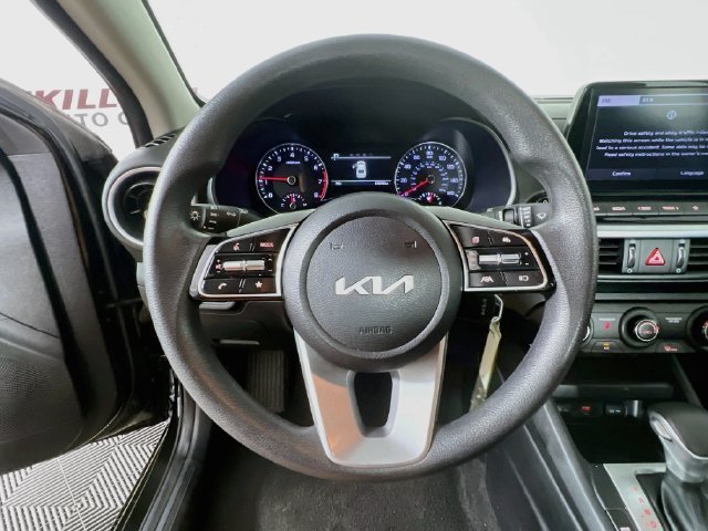 2023 Kia Forte LXS - Photo 12