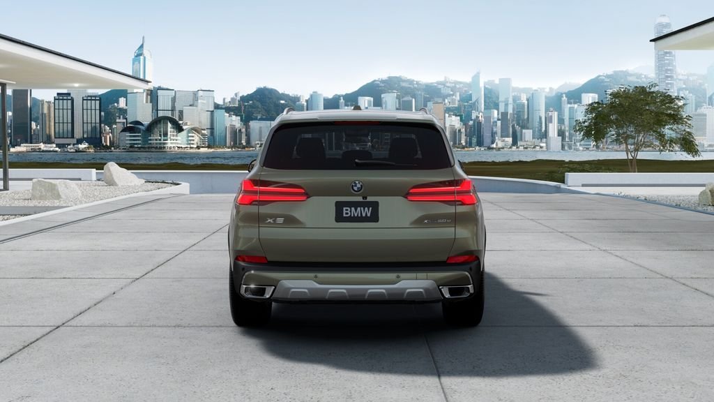 New 2026 Manhattan Green Metallic BMW xDrive50e image 28