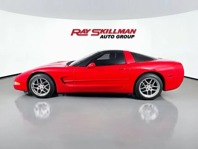Used 2004 Red Chevrolet Base image 4