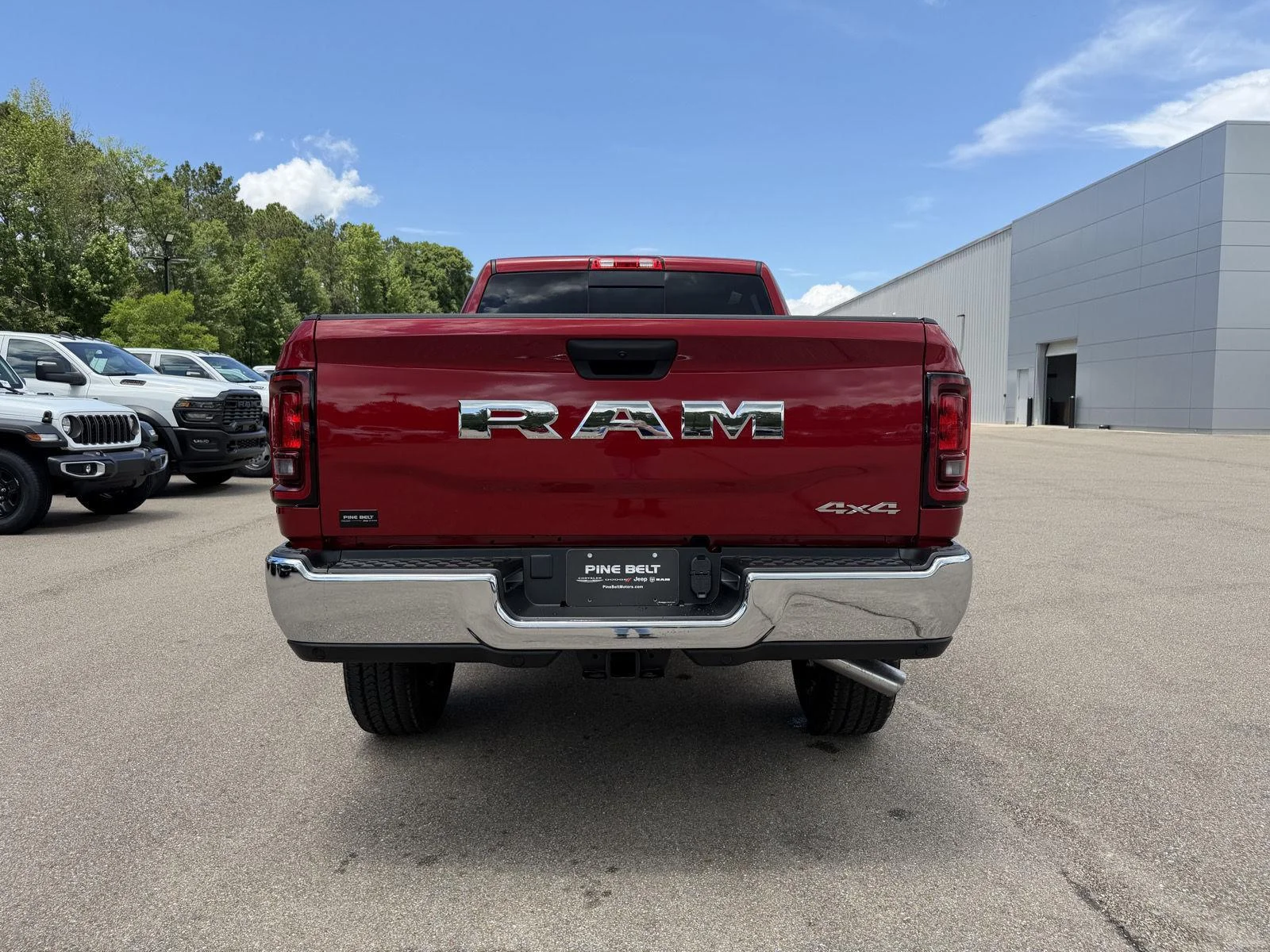 New 2026 Molten Red Pearl-Coat Exterior Paint RAM Tradesman image 5