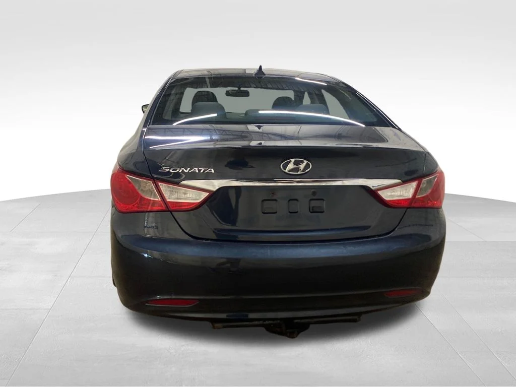 Used 2013 Blue Hyundai GLS image 5