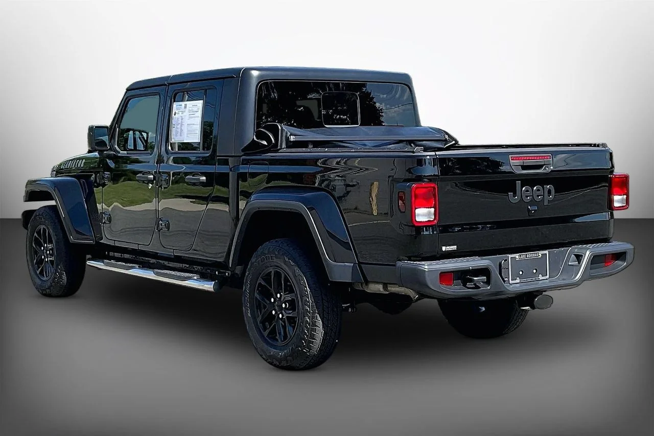 Used 2023 Black Jeep Sport S image 6
