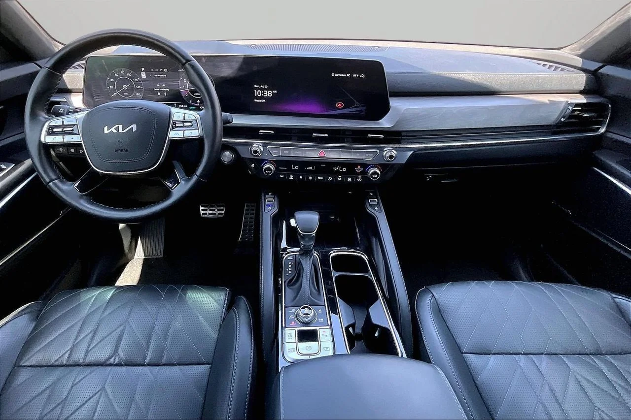 Certified Used 2024 Gray Kia SX-Prestige X-Line image 15