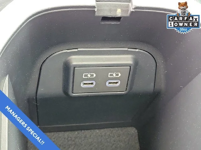 2025 Toyota RAV4 XLE - Photo 33