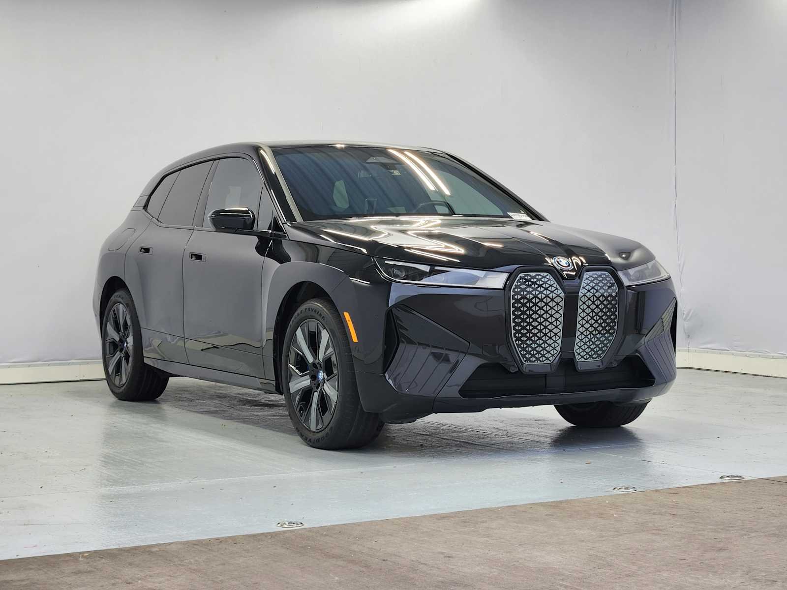 Used 2023 BMW iX Base with VIN WB523CF09PCM01981 for sale in Plano, TX