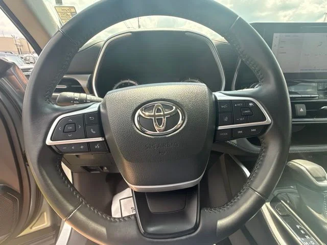 2023 Toyota Highlander XLE - Photo 19