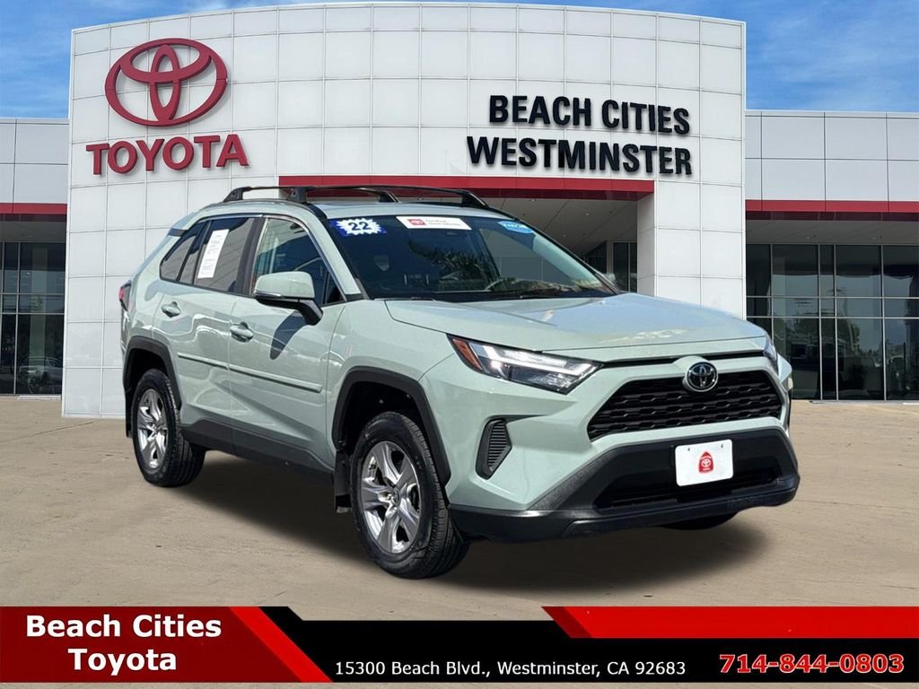 Certified Used 2022  Toyota XLE image 1
