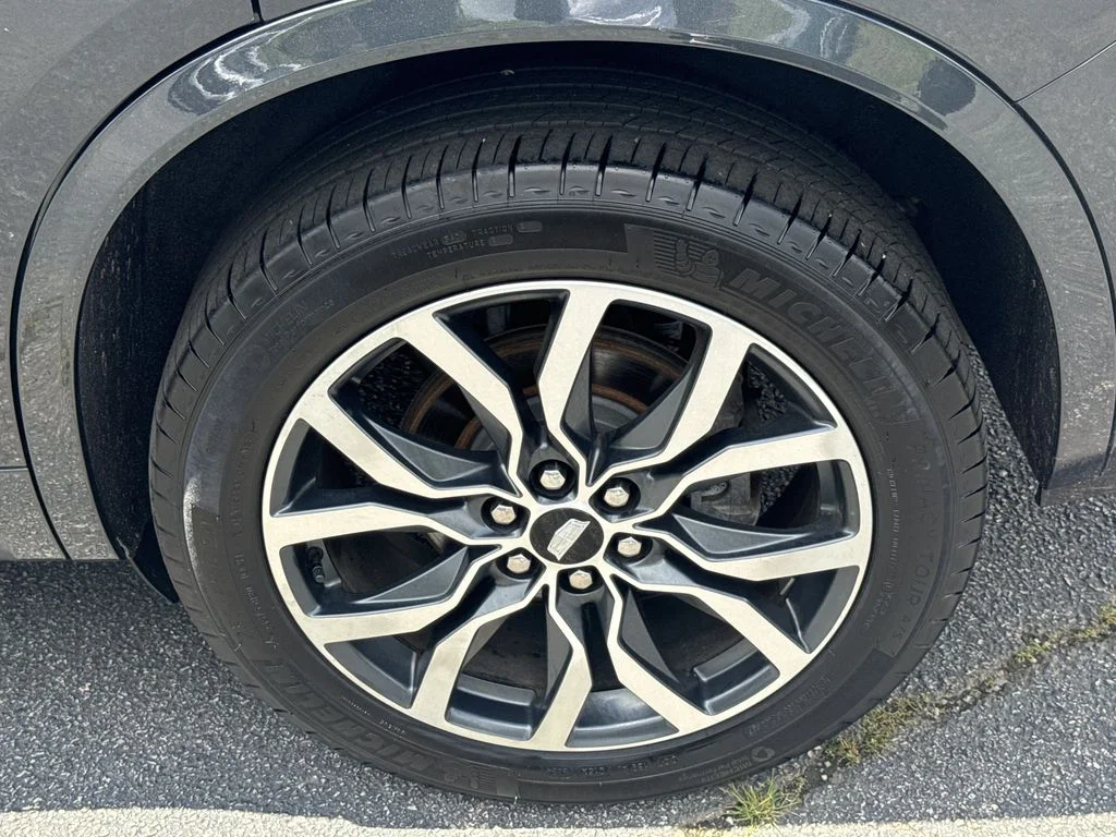 Used 2021 Green Cadillac Sport image 19