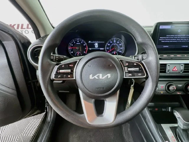 Used 2023 Black Kia LXS image 12