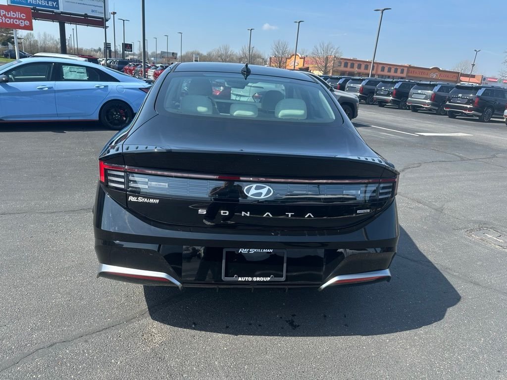 New 2026 Black Hyundai SEL Sport image 8
