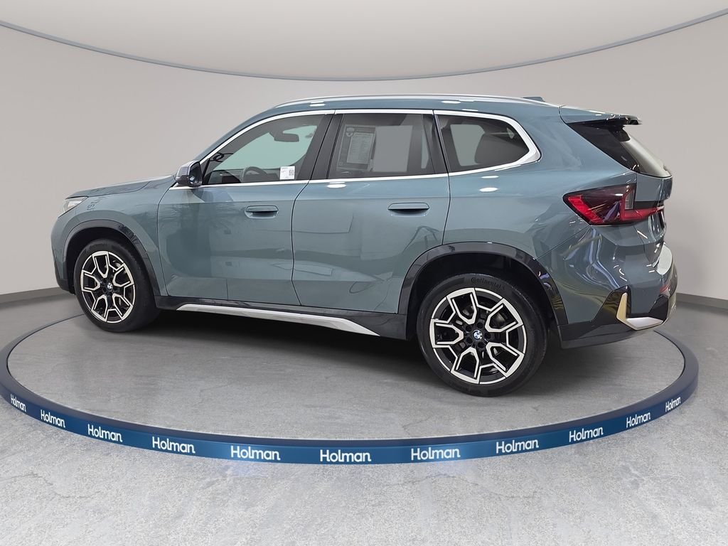 Used 2023 Green BMW xDrive28i image 9