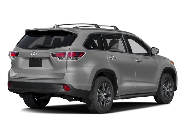 Used 2016 Silver Sky Metallic Toyota XLE image 7