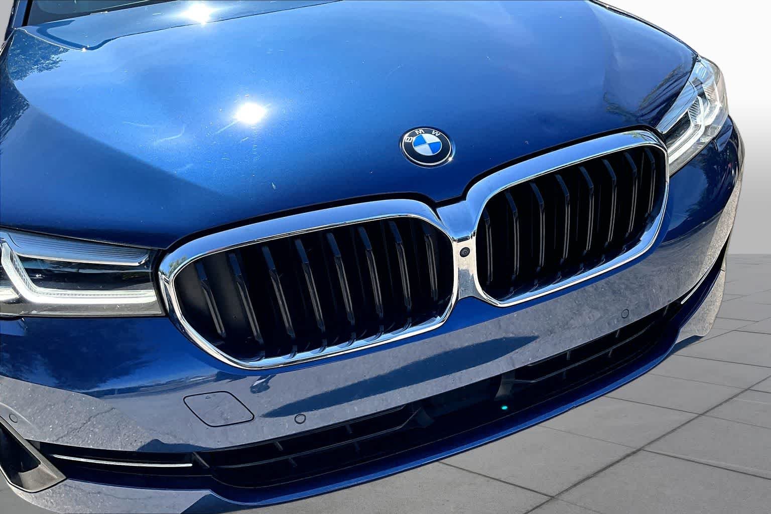 Used 2021 Phytonic Blue Metallic BMW 540i image 30