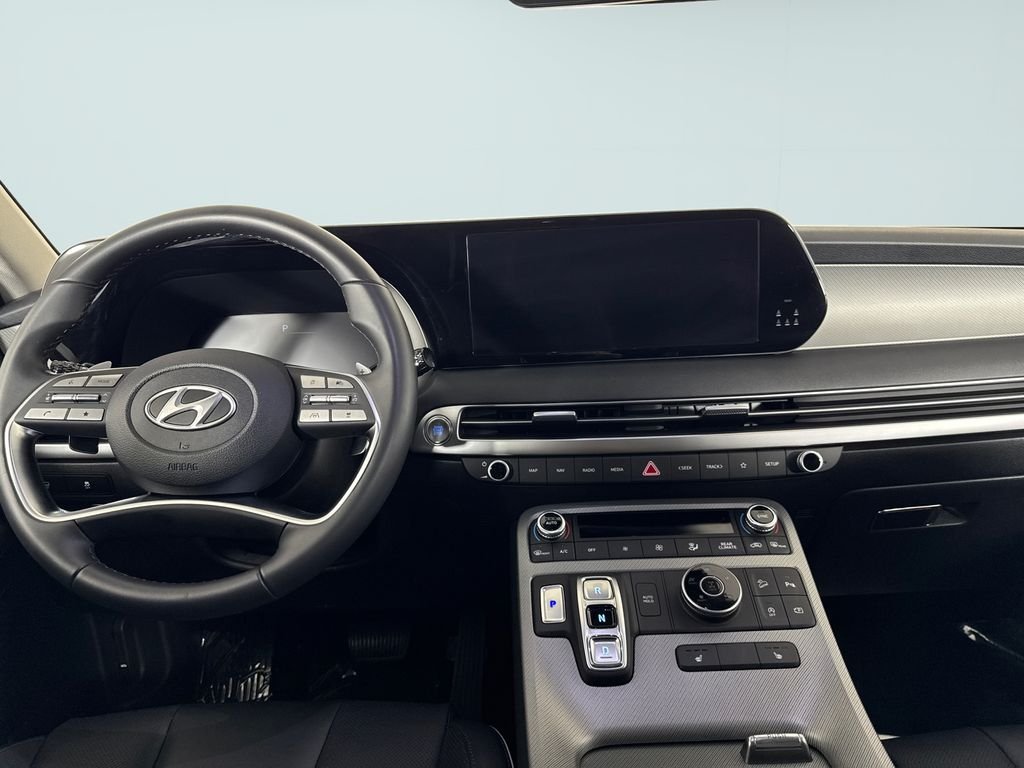 Certified Used 2025 Silver Hyundai SEL image 7