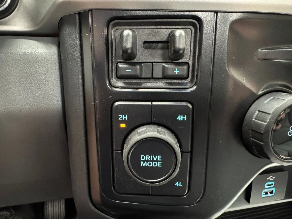 New 2026 Oxford White Ford F-550® XL image 21