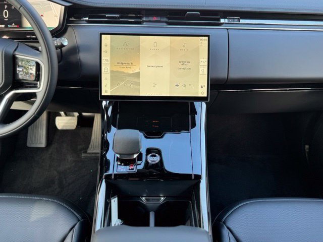 New 2027 Fuji White Land Rover SE image 26