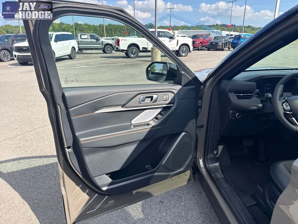New 2026 Marsh Gray Ford Tremor® image 22