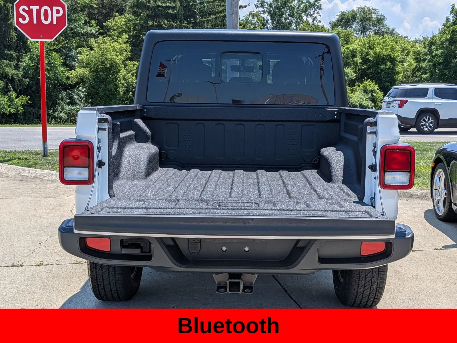 Used 2022 Bright White Clearcoat Jeep Overland image 8