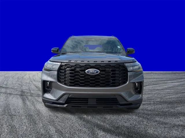 New 2026 Carbonized Gray Metallic Ford ST-Line image 9