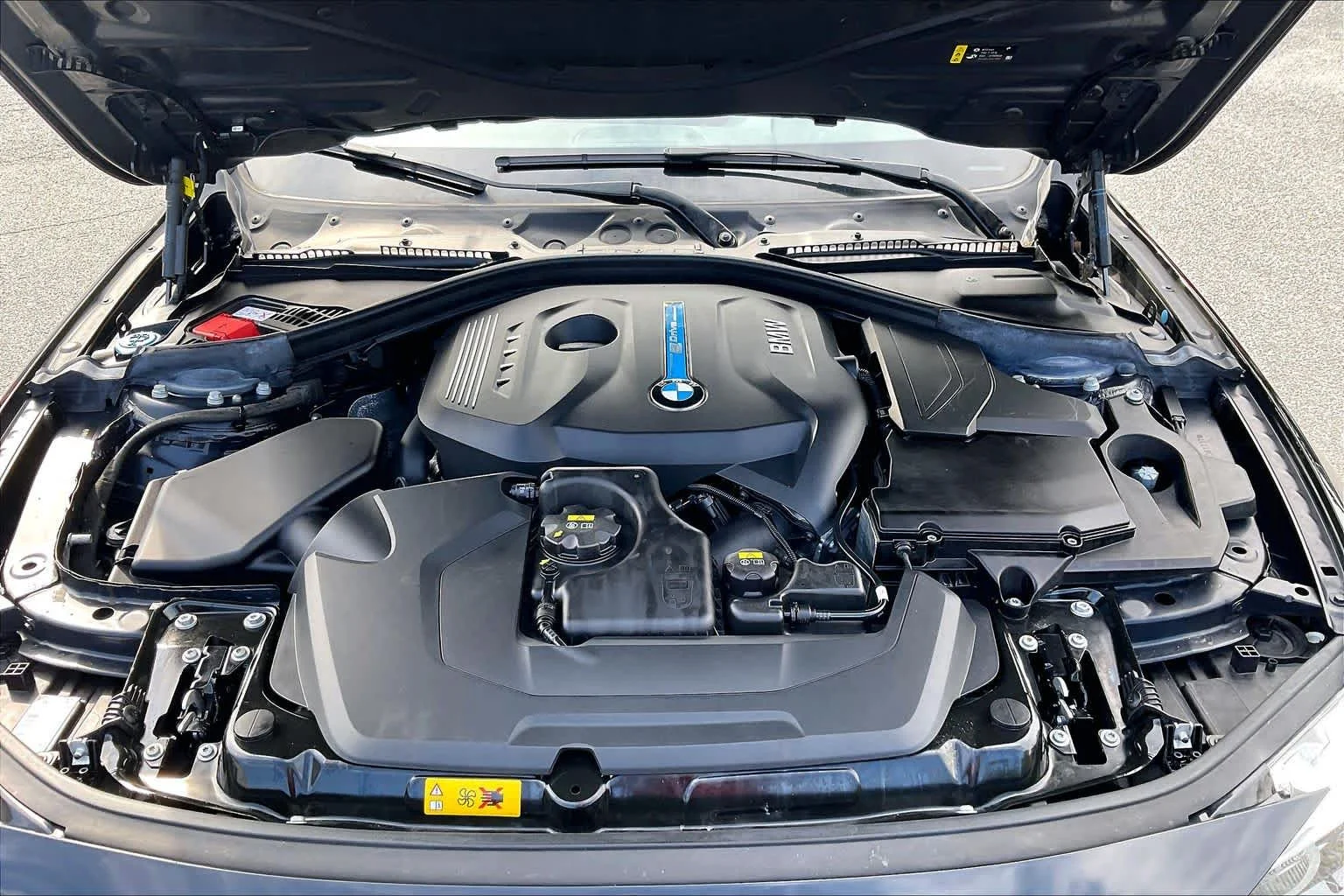 Used 2017 Jet Black BMW 330e iPerformance image 32